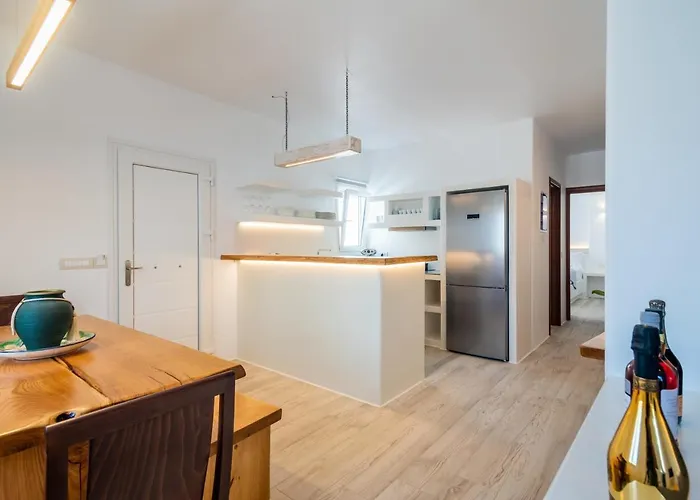 Akis Luxury House 아다마스