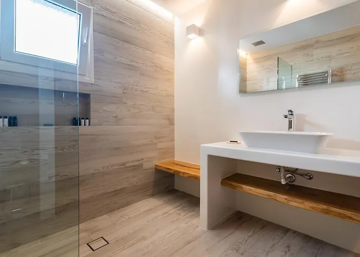 Akis Luxury House 아다마스