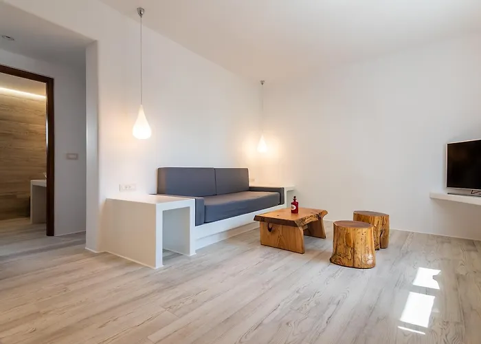 Akis Luxury House * 아다마스